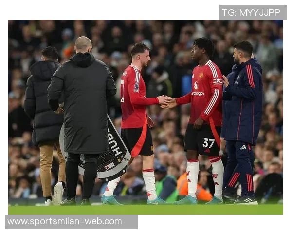 曼联海报热身曼市德比近10场对阵曼城战绩不佳期待逆袭