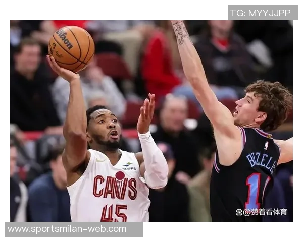 米切尔超远三分追至1分米切罗三罚全失令人失望 米切尔超远三分追至1分米切罗三罚全失令人失望