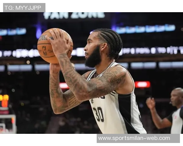 马刺庆祝胜利发布海报尚帕尼成为2025年终极封面人物 马刺庆祝胜利发布海报尚帕尼成为2025年终极封面人物